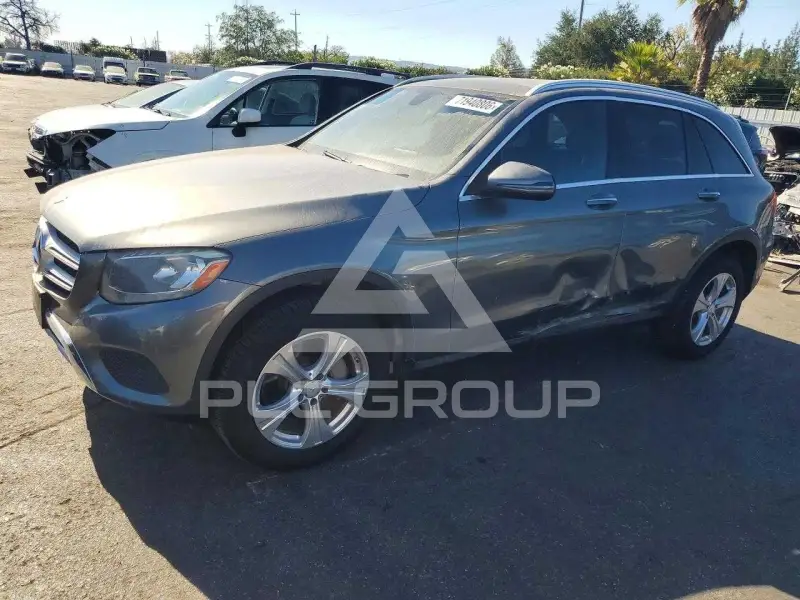 2016 Mercedes Benz GLC-Class фото