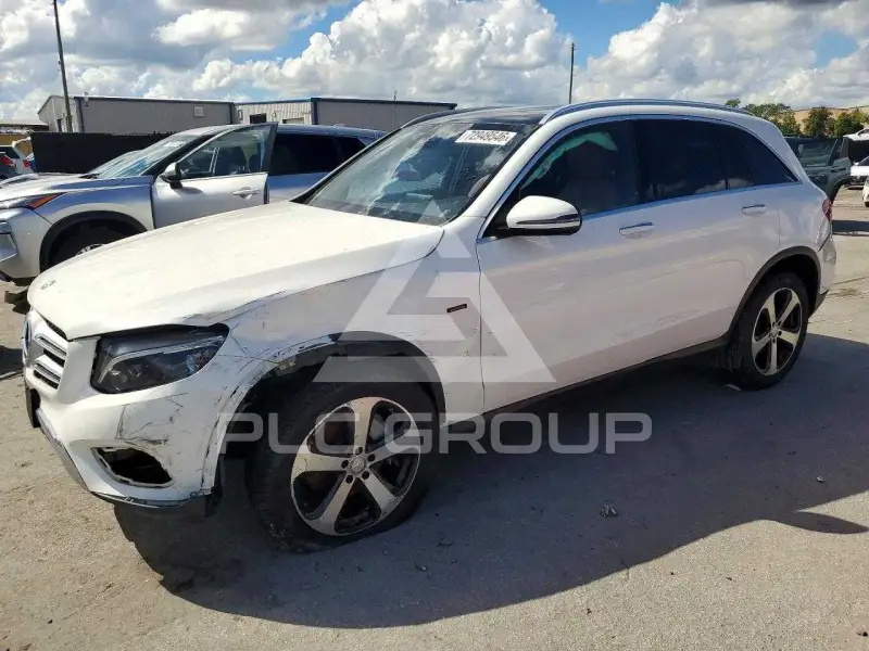 2016 Mercedes Benz GLC-Class фото