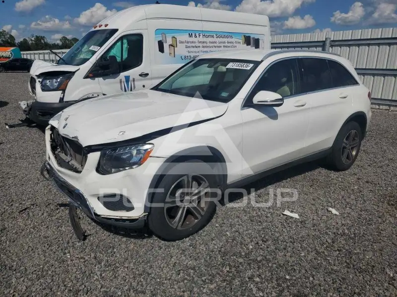 2016 Mercedes Benz GLC-Class фото