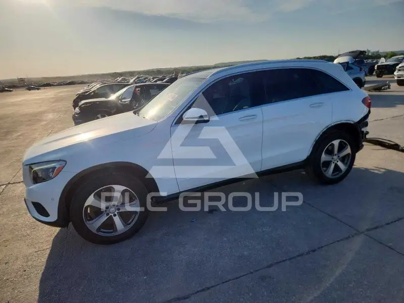 2016 Mercedes Benz GLC-Class photo