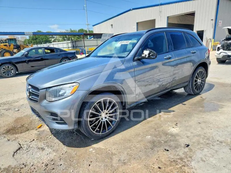 2016 Mercedes Benz GLC-Class фото