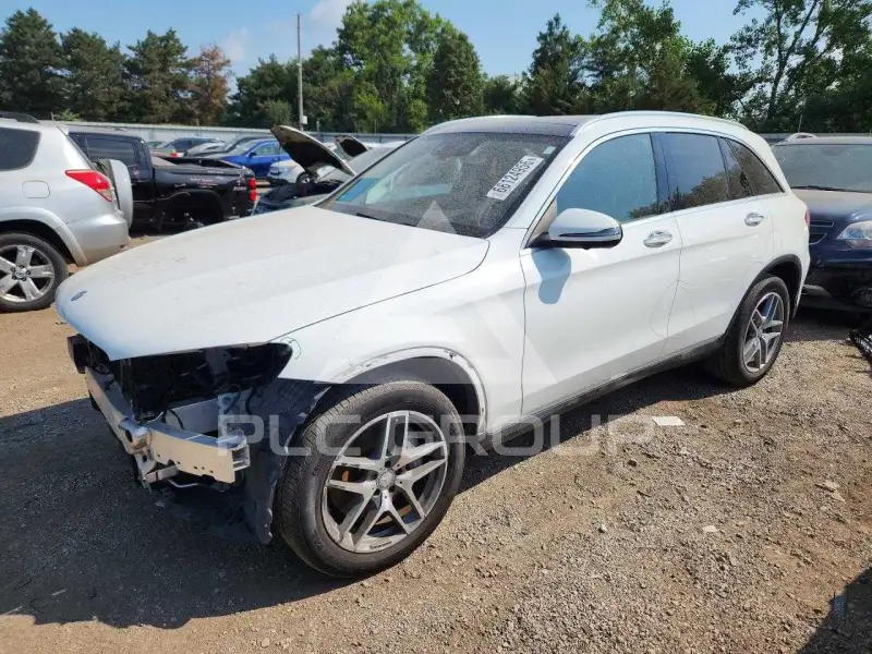 2016 Mercedes Benz GLC-Class фото