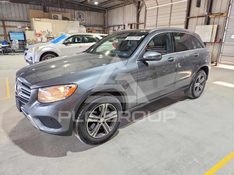 2016 Mercedes Benz GLC-Class photo