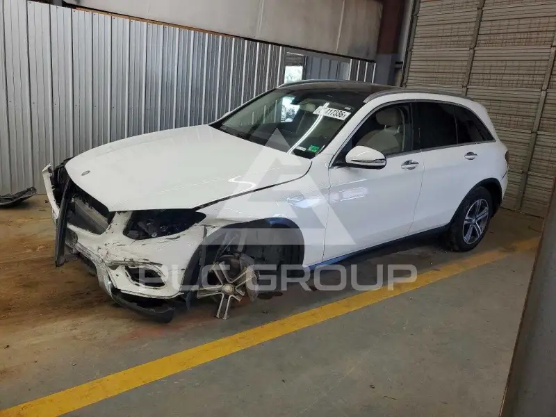 2016 Mercedes Benz GLC-Class photo