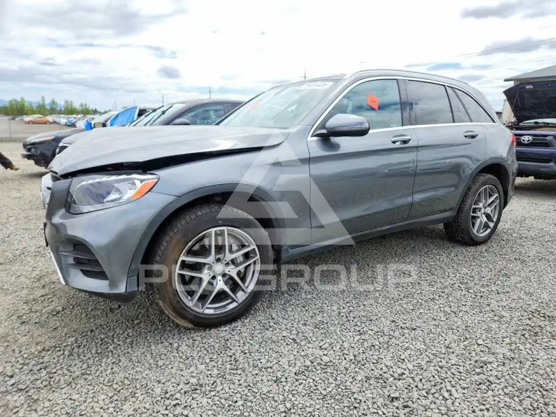 2016 Mercedes Benz GLC-Class photo