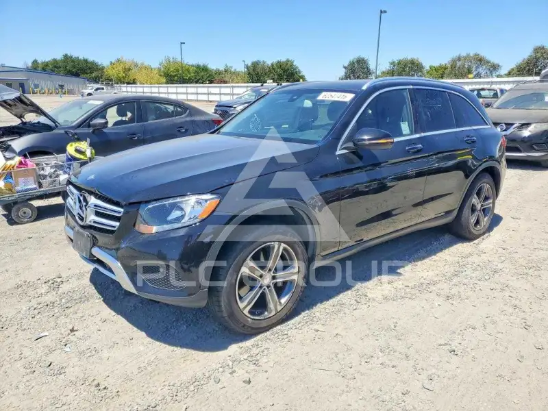 2016 Mercedes Benz GLC-Class photo
