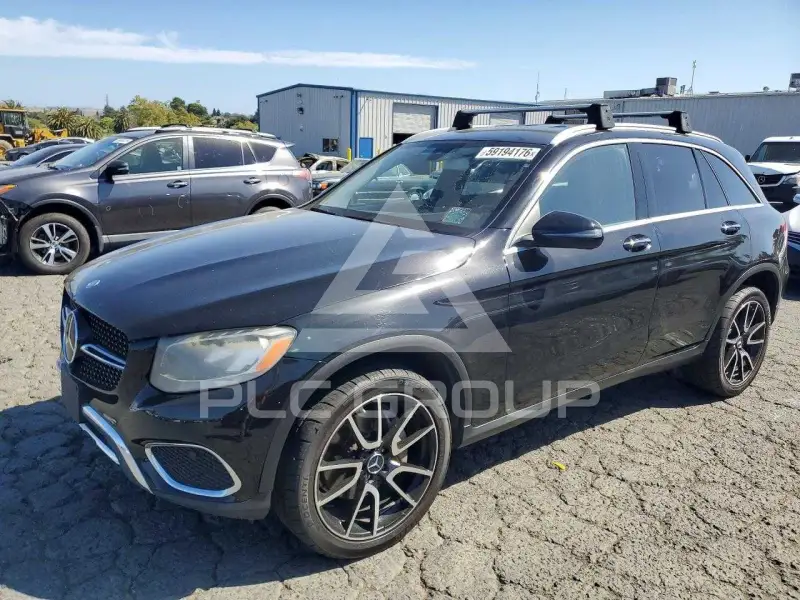 2016 Mercedes Benz GLC-Class фото
