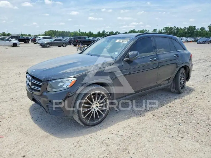 2016 Mercedes Benz GLC-Class фото