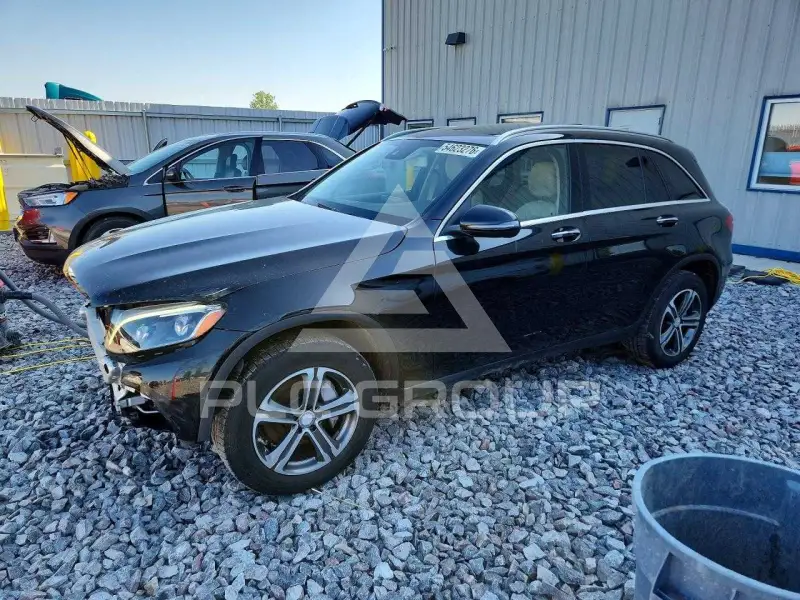 2016 Mercedes Benz GLC-Class фото