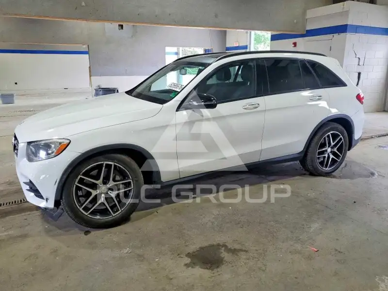 2016 Mercedes Benz GLC-Class фото