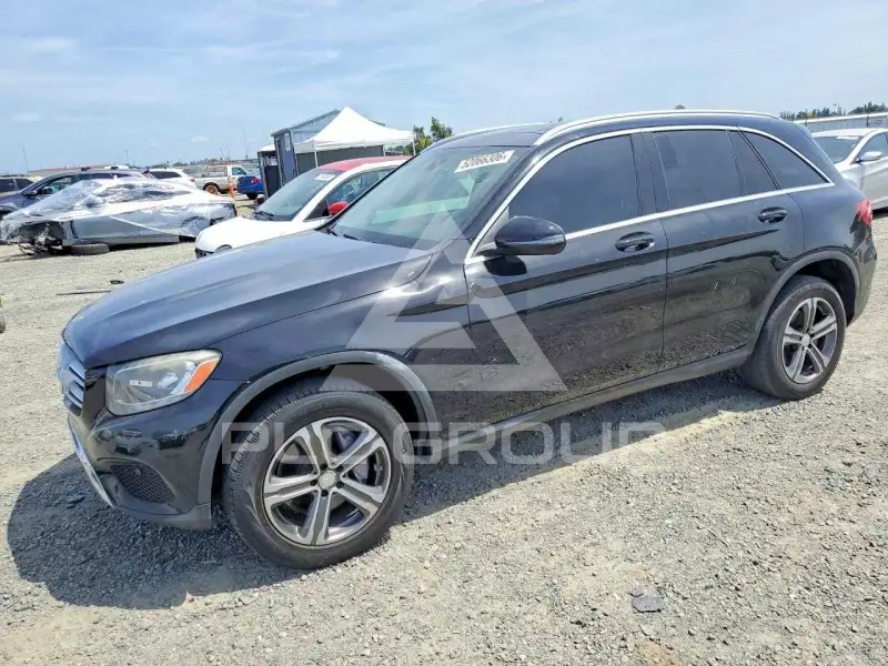 2016 Mercedes Benz GLC-Class фото