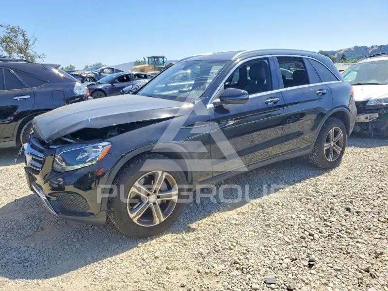 2016 Mercedes Benz GLC-Class фото