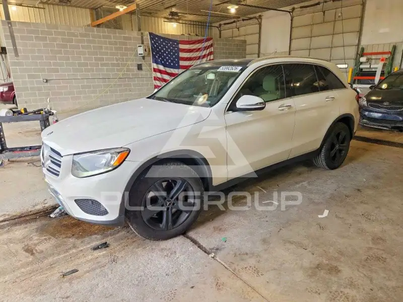 2016 Mercedes Benz GLC-Class фото