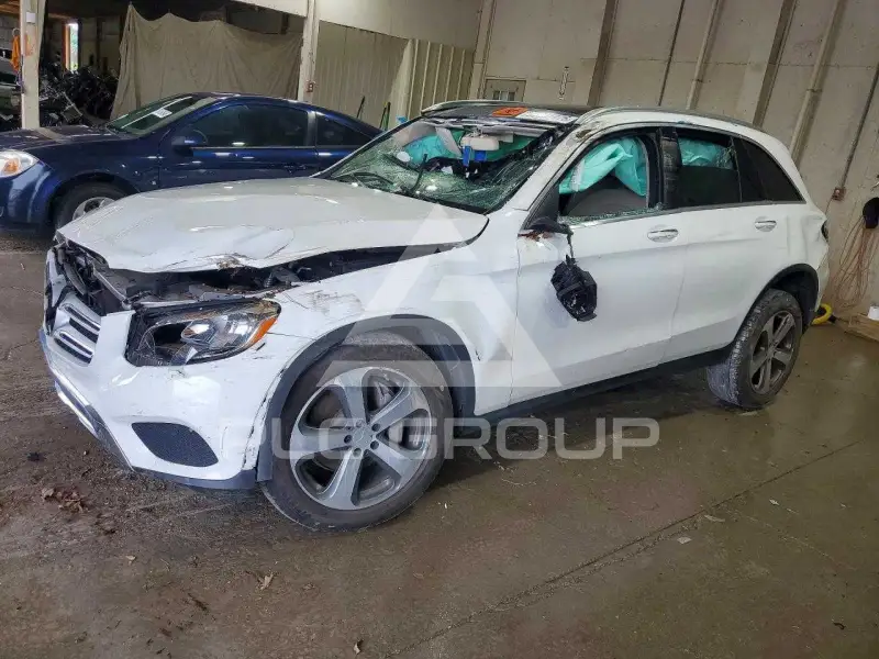 2016 Mercedes Benz GLC-Class фото