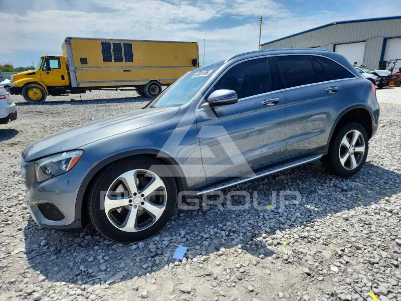 2016 Mercedes Benz GLC-Class photo