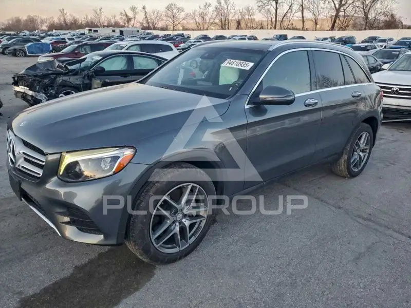 2016 Mercedes Benz GLC-Class фото