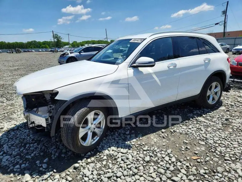 2016 Mercedes Benz GLC-Class photo