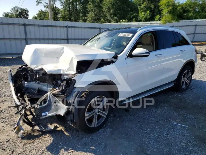 2016 Mercedes Benz GLC-Class photo