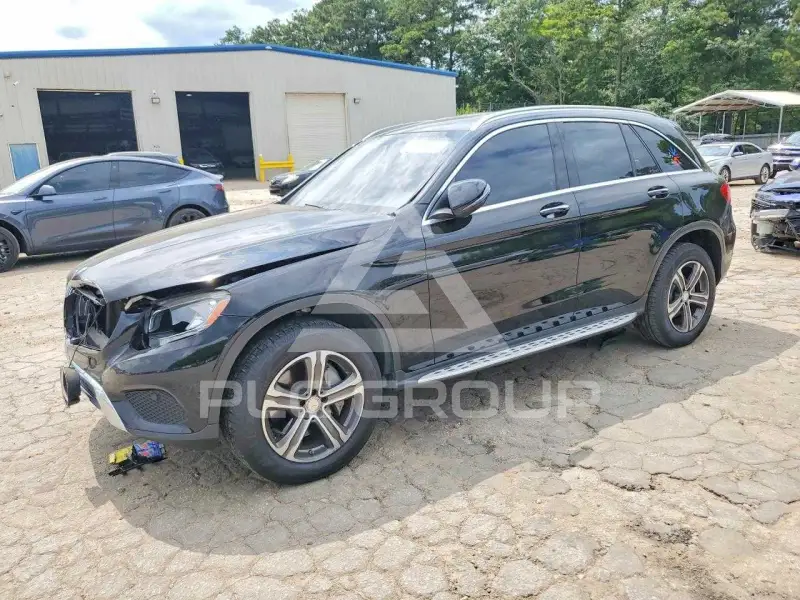 2016 Mercedes Benz GLC-Class photo