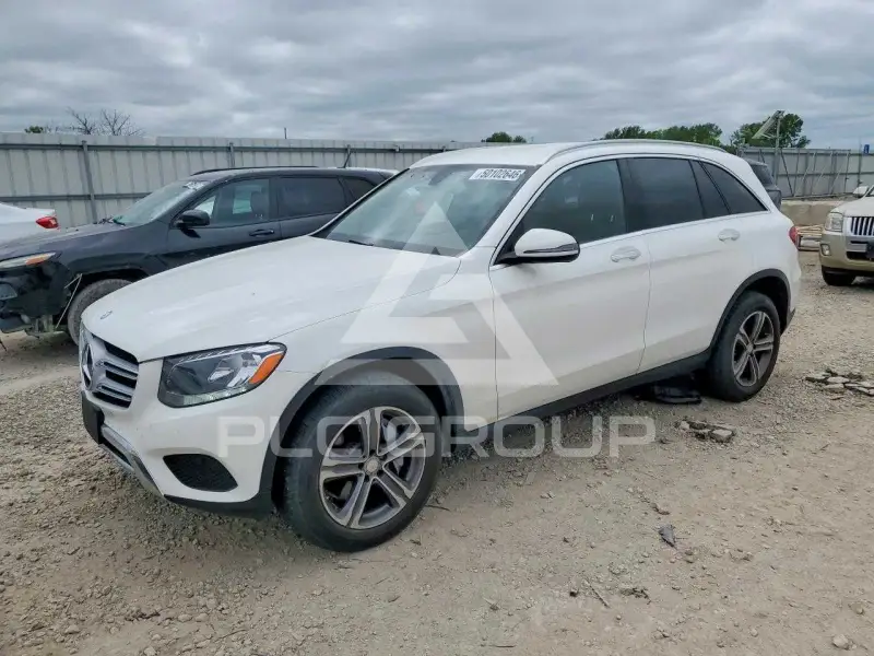 2016 Mercedes Benz GLC-Class photo