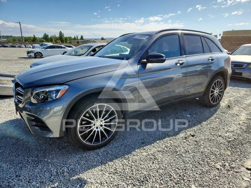 2016 Mercedes Benz GLC-Class фото
