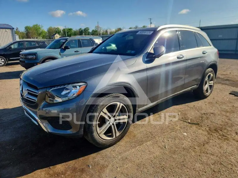 2016 Mercedes Benz GLC-Class фото
