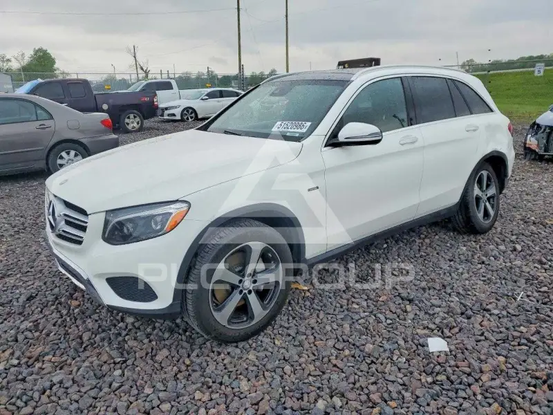 2016 Mercedes Benz GLC-Class фото