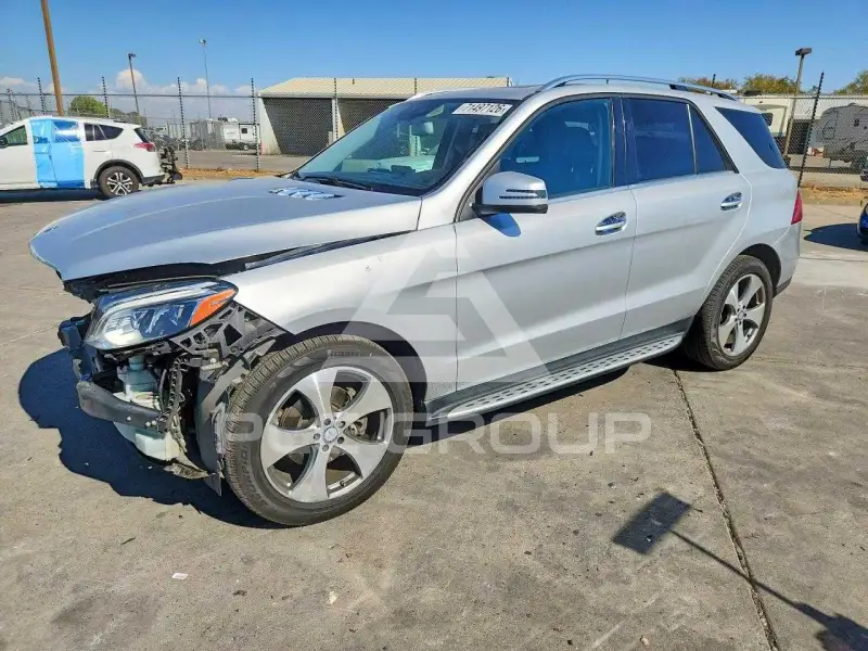 2016 Mercedes Benz GLE-Class photo