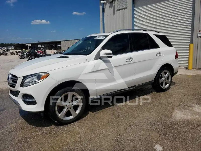 2016 Mercedes Benz GLE-Class фото