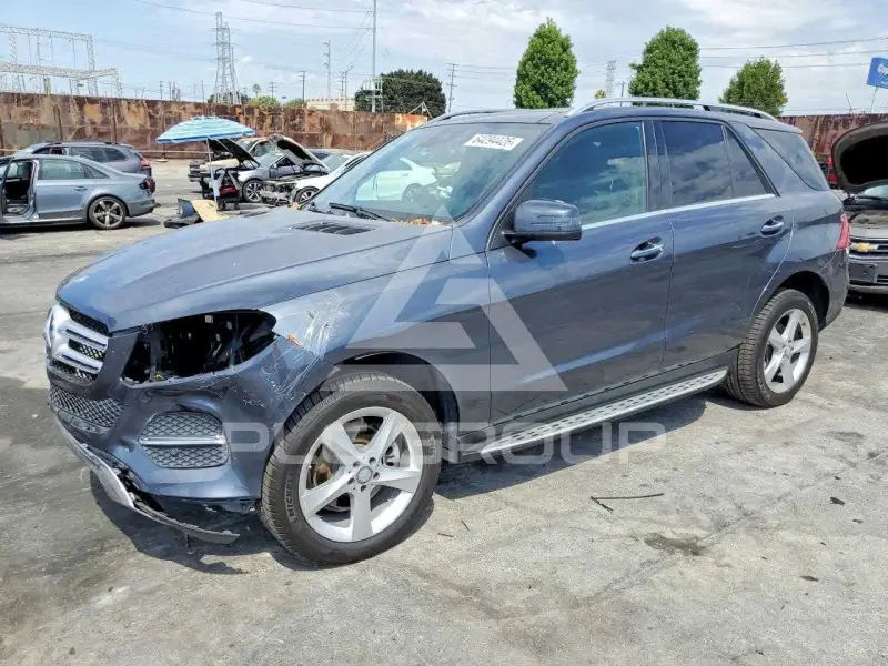 2016 Mercedes Benz GLE-Class фото