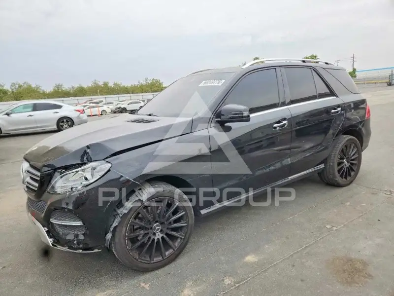 2016 Mercedes Benz GLE-Class фото