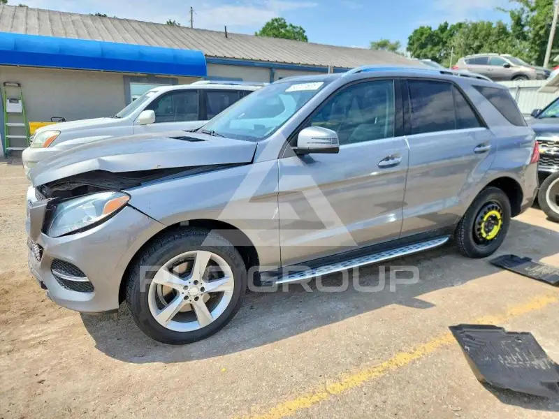 2016 Mercedes Benz GLE-Class фото