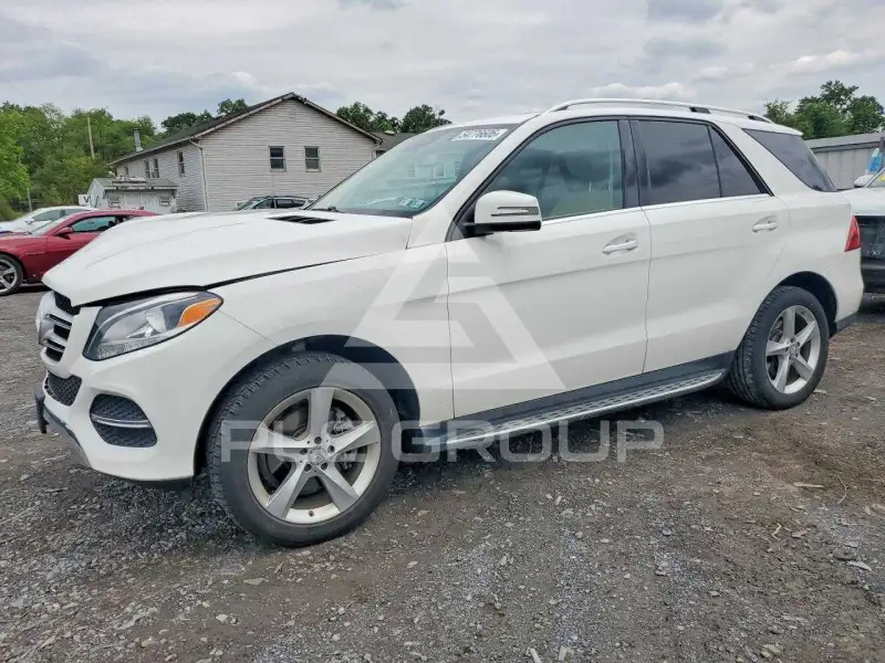 2016 Mercedes Benz GLE-Class фото
