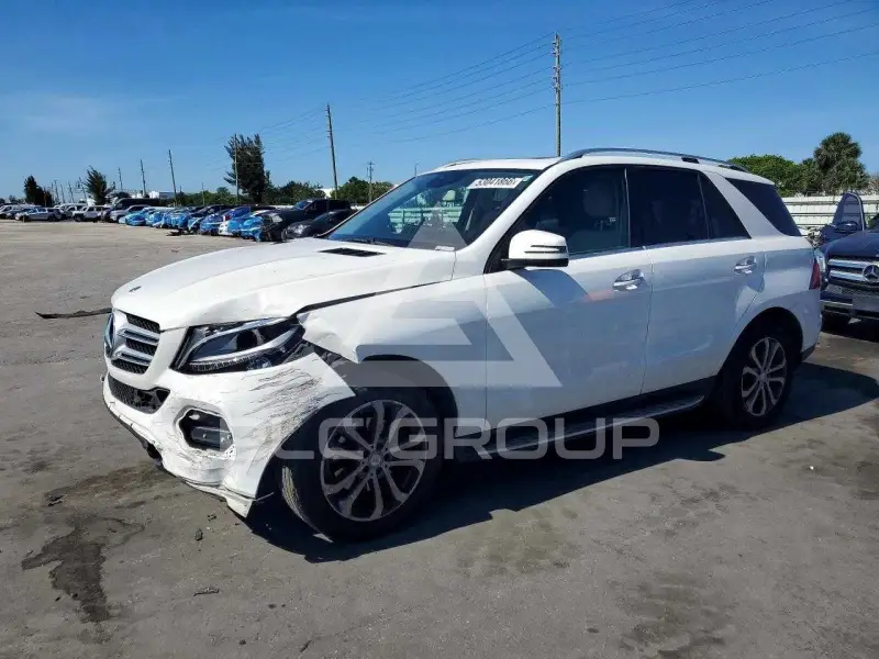 2016 Mercedes Benz GLE-Class фото