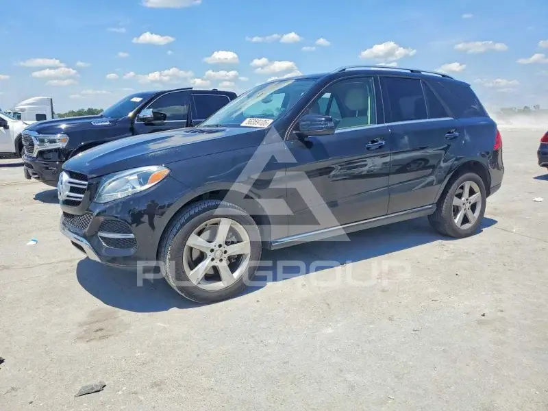 2016 Mercedes Benz GLE-Class фото