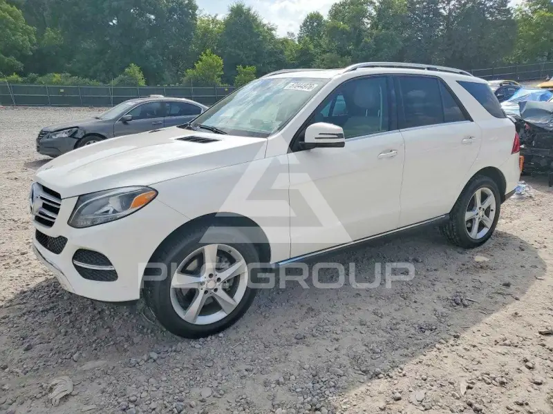 2016 Mercedes Benz GLE-Class фото