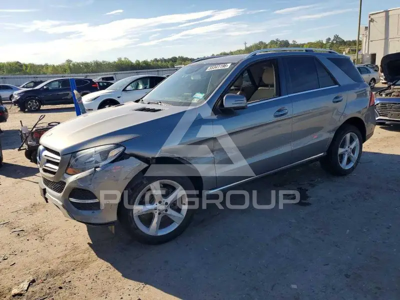 2016 Mercedes Benz GLE-Class фото