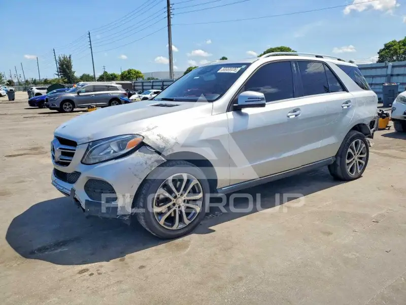 2016 Mercedes Benz GLE-Class фото