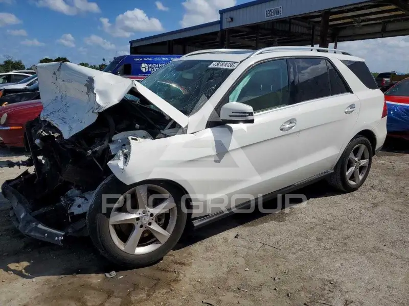 2016 Mercedes Benz GLE-Class фото