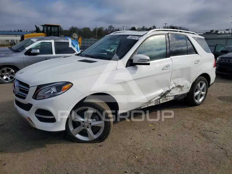 2016 Mercedes Benz GLE-Class фото