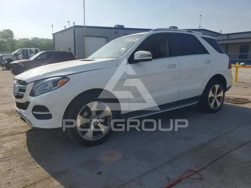 2016 Mercedes Benz GLE-Class фото