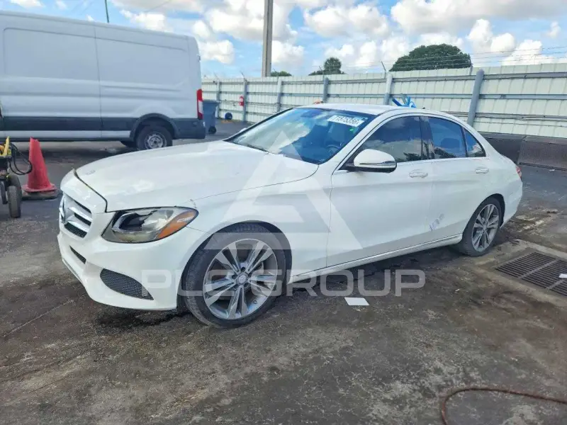 2016 Mercedes Benz C-Class фото
