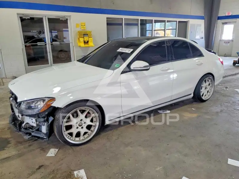 2016 Mercedes Benz C-Class photo