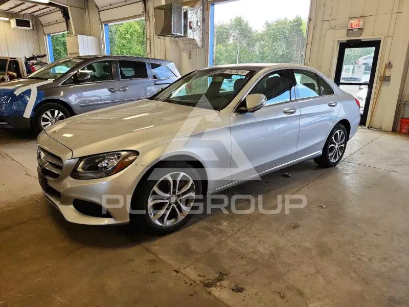 2016 Mercedes Benz C-Class фото