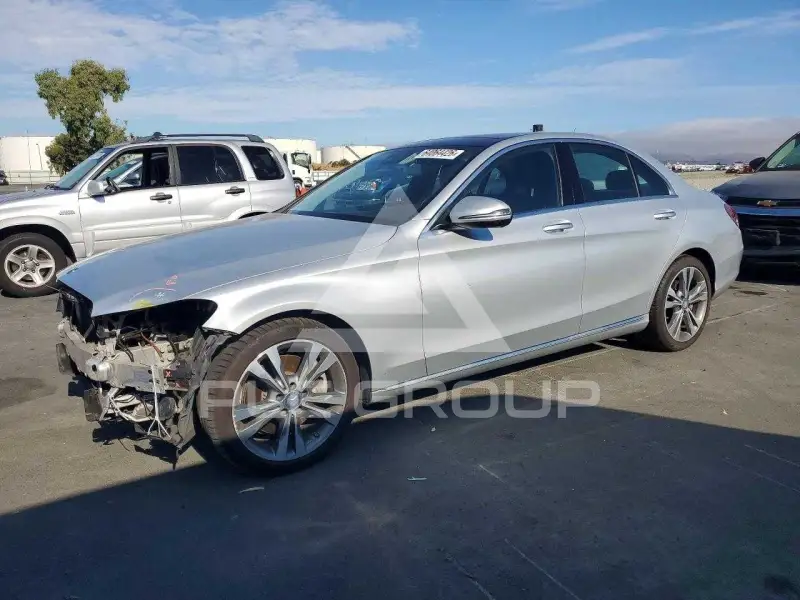 2016 Mercedes Benz C-Class фото