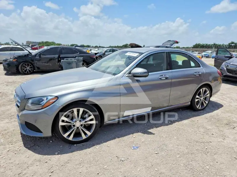 2016 Mercedes Benz C-Class photo