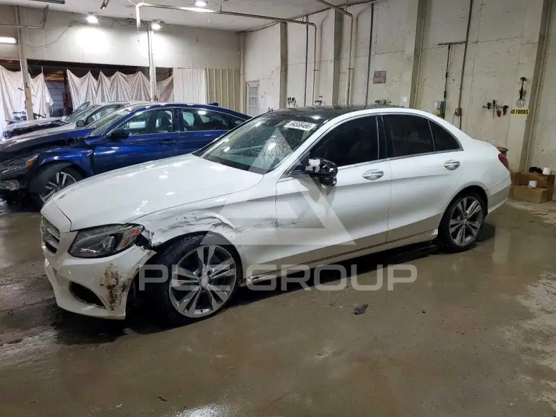 2016 Mercedes Benz C-Class photo