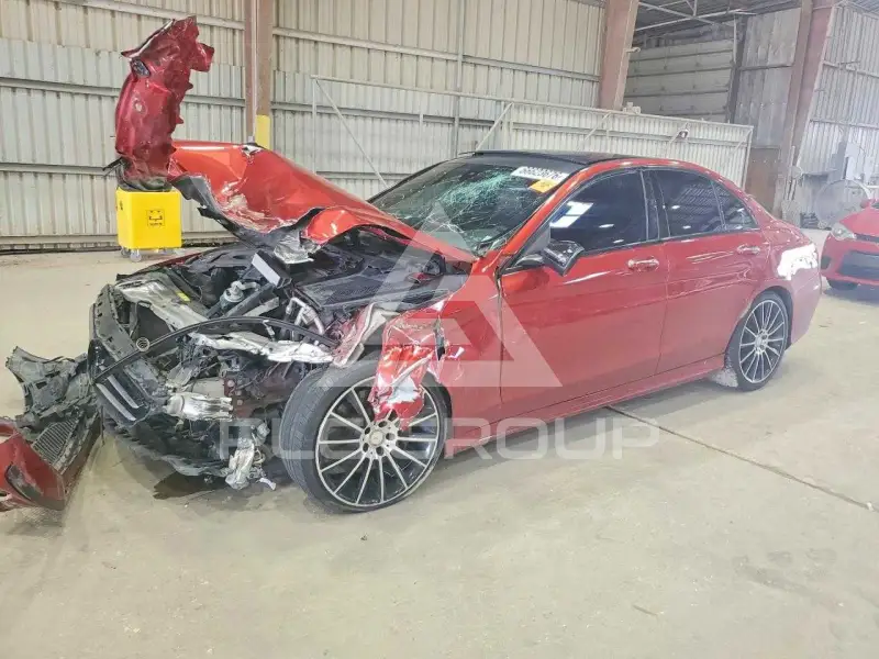 2016 Mercedes Benz C-Class фото
