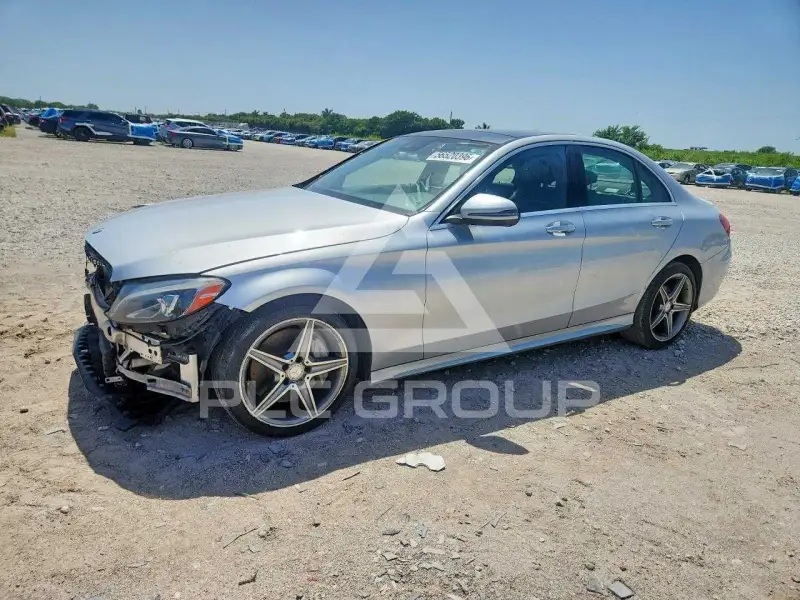 2016 Mercedes Benz C-Class photo
