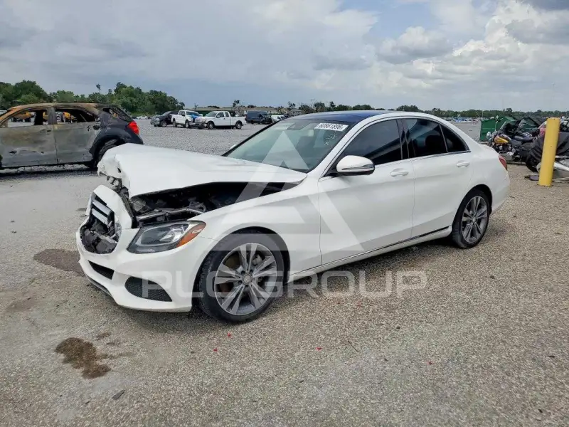 2016 Mercedes Benz C-Class photo